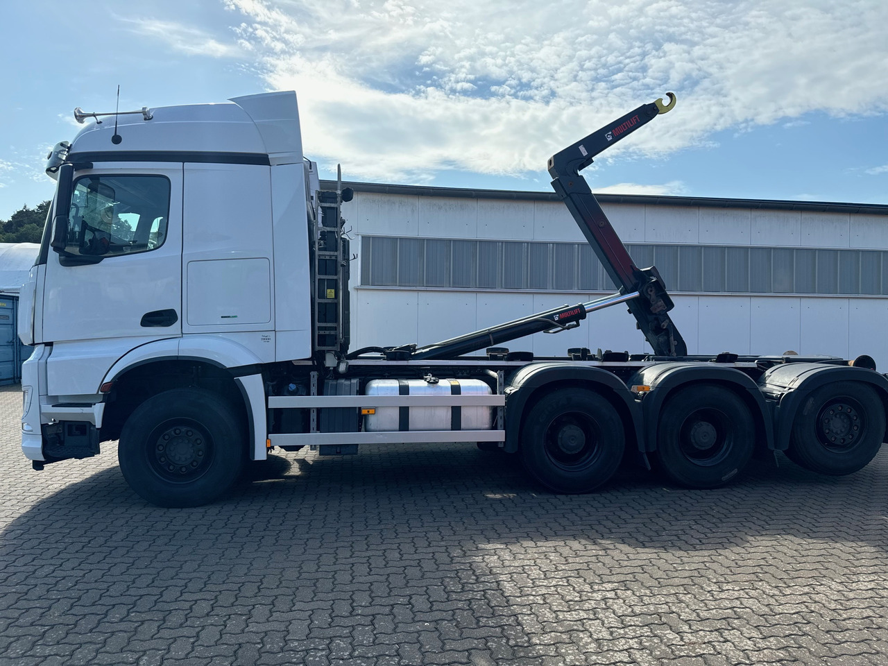 MERCEDES-BENZ Arocs 3553 4 Achsen Tridem - Koukkulava kuorma-auto: kuva MERCEDES-BENZ Arocs 3553 4 Achsen Tridem - Koukkulava kuorma-auto MERCEDES-BENZ Arocs 3553 4 Achsen Tridem - Koukkulava kuorma-auto: kuva MERCEDES-BENZ Arocs 3553 4 Achsen Tridem - Koukkulava kuorma-auto