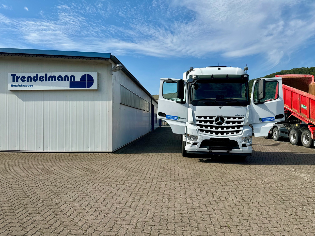 MERCEDES-BENZ Arocs 3553 4 Achsen Tridem - Koukkulava kuorma-auto: kuva MERCEDES-BENZ Arocs 3553 4 Achsen Tridem - Koukkulava kuorma-auto MERCEDES-BENZ Arocs 3553 4 Achsen Tridem - Koukkulava kuorma-auto: kuva MERCEDES-BENZ Arocs 3553 4 Achsen Tridem - Koukkulava kuorma-auto
