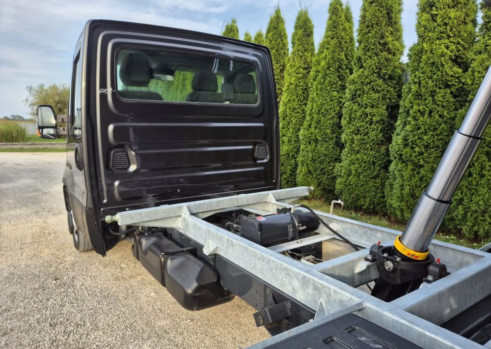Iveco 35C18 3.0 180KM - Kippilava-auto: kuva Iveco 35C18 3.0 180KM - Kippilava-auto Iveco 35C18 3.0 180KM - Kippilava-auto: kuva Iveco 35C18 3.0 180KM - Kippilava-auto