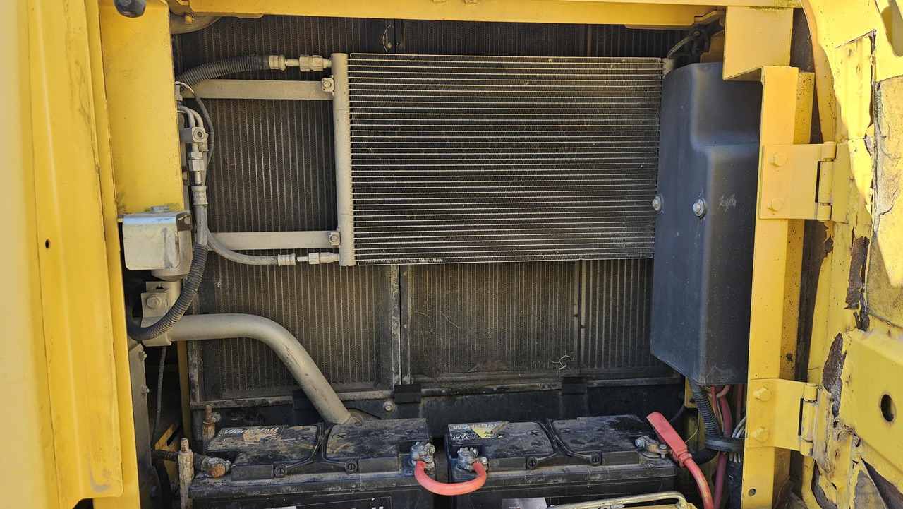 Telakaivukone NEW HOLLAND E 245 B: kuva Telakaivukone NEW HOLLAND E 245 B Telakaivukone NEW HOLLAND E 245 B: kuva Telakaivukone NEW HOLLAND E 245 B