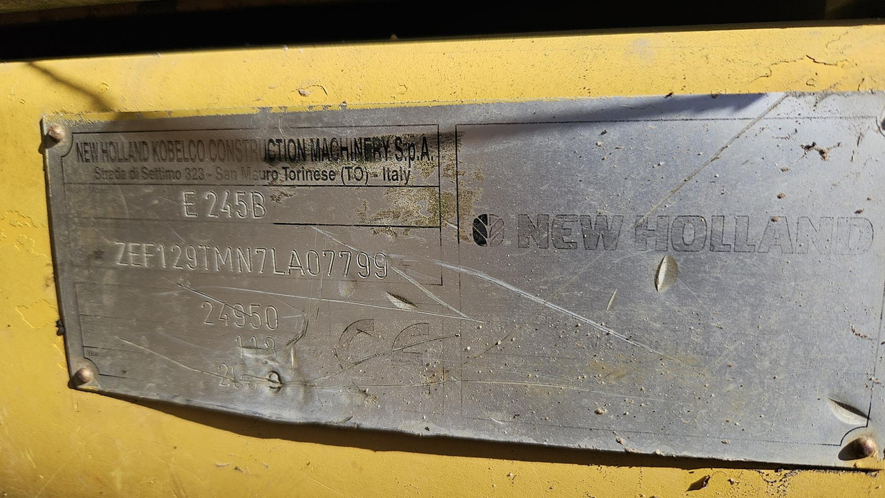Telakaivukone NEW HOLLAND E 245 B: kuva Telakaivukone NEW HOLLAND E 245 B Telakaivukone NEW HOLLAND E 245 B: kuva Telakaivukone NEW HOLLAND E 245 B