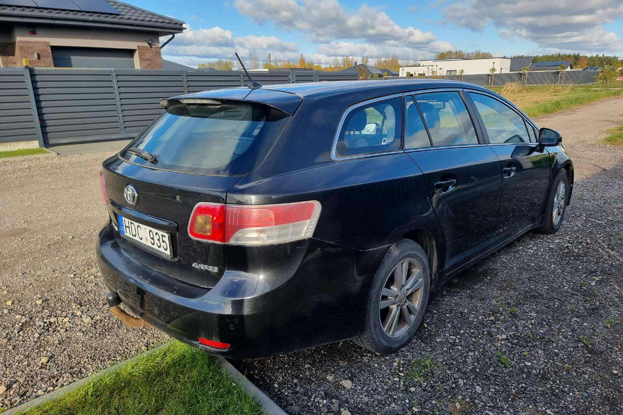 Toyota Avensis - Farmari: kuva Toyota Avensis - Farmari Toyota Avensis - Farmari: kuva Toyota Avensis - Farmari