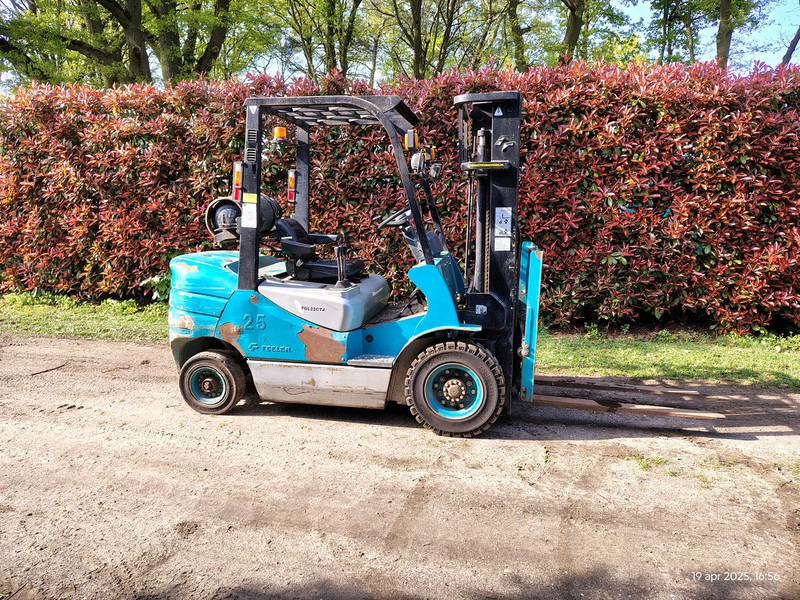 Feeler 2500 - Kaasutrukki: kuva Feeler 2500 - Kaasutrukki Feeler 2500 - Kaasutrukki: kuva Feeler 2500 - Kaasutrukki