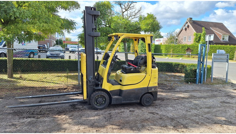 Hyster S3.0ft - Kaasutrukki: kuva Hyster S3.0ft - Kaasutrukki Hyster S3.0ft - Kaasutrukki: kuva Hyster S3.0ft - Kaasutrukki