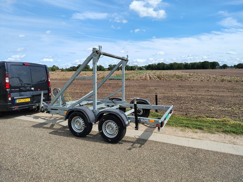 Blyss 3000 - Kaapelivaunu: kuva blyss 3000 - Kaapelivaunu Blyss 3000 - Kaapelivaunu: kuva blyss 3000 - Kaapelivaunu