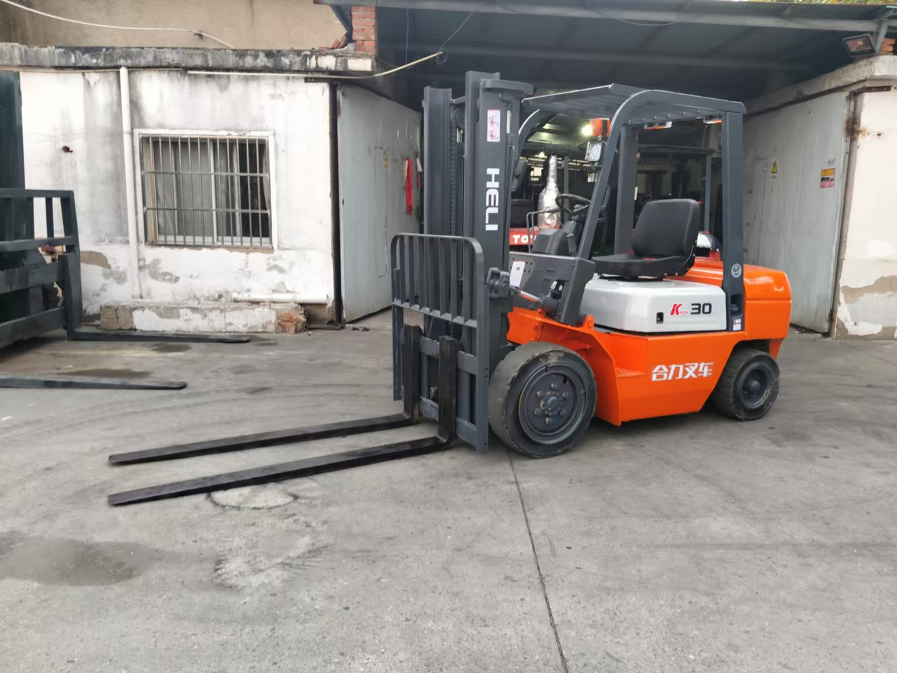 HELI k30 used diesel forklift Customizable mast clamps - Dieseltrukki: kuva HELI k30 used diesel forklift Customizable mast clamps - Dieseltrukki HELI k30 used diesel forklift Customizable mast clamps - Dieseltrukki: kuva HELI k30 used diesel forklift Customizable mast clamps - Dieseltrukki