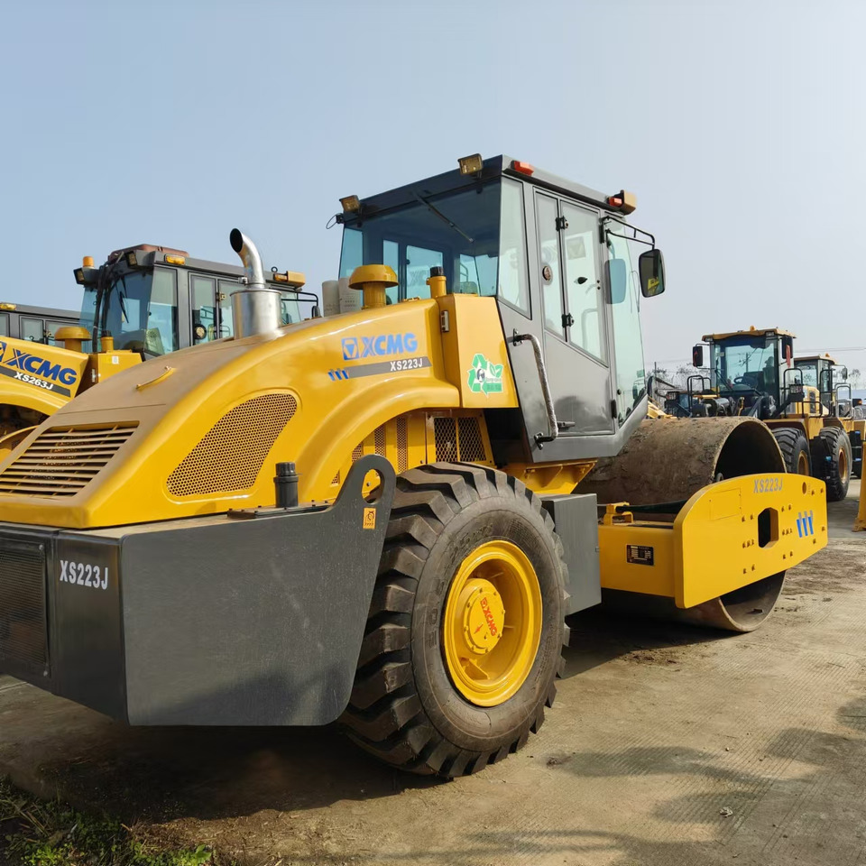 XCMG XS223J used road roller low hours factory price - Tiejyrä: kuva XCMG XS223J used road roller low hours factory price - Tiejyrä XCMG XS223J used road roller low hours factory price - Tiejyrä: kuva XCMG XS223J used road roller low hours factory price - Tiejyrä