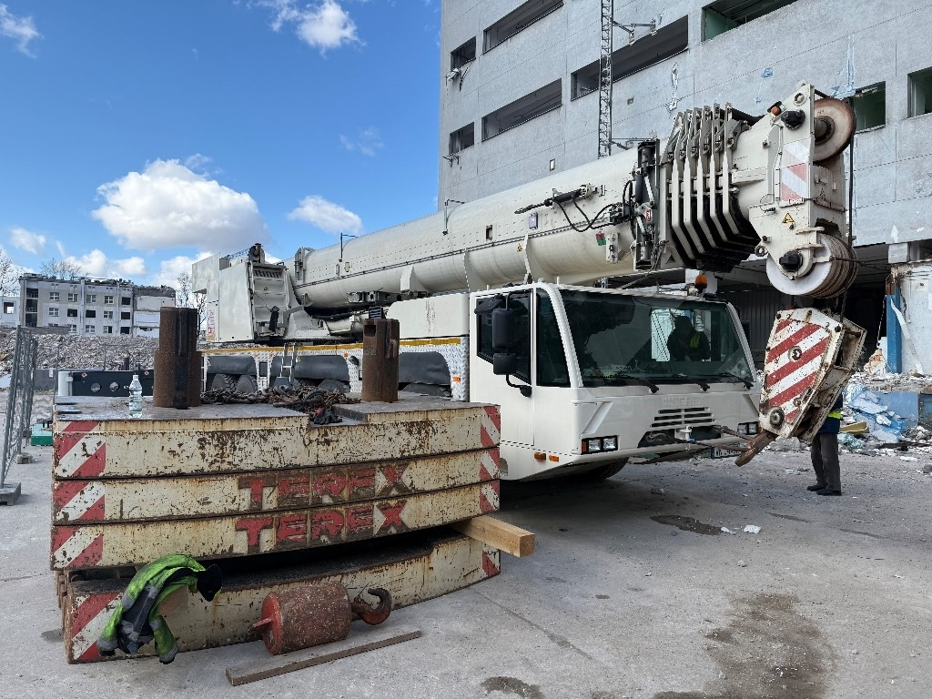 Demag AC 200-1 - Kaikki maastonosturi: kuva Demag AC 200-1 - Kaikki maastonosturi Demag AC 200-1 - Kaikki maastonosturi: kuva Demag AC 200-1 - Kaikki maastonosturi