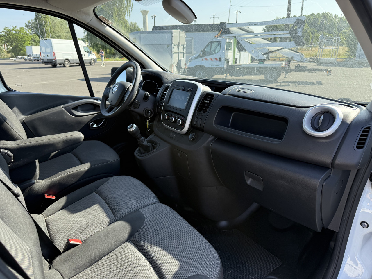 Pakettiauto FIAT TALENTO 1T3 LH1 2.0MULTIJET120 PRO LOUNGE + ATTELAGE ET KIT BOIS COMPLET: kuva Pakettiauto FIAT TALENTO 1T3 LH1 2.0MULTIJET120 PRO LOUNGE + ATTELAGE ET KIT BOIS COMPLET Pakettiauto FIAT TALENTO 1T3 LH1 2.0MULTIJET120 PRO LOUNGE + ATTELAGE ET KIT BOIS COMPLET: kuva Pakettiauto FIAT TALENTO 1T3 LH1 2.0MULTIJET120 PRO LOUNGE + ATTELAGE ET KIT BOIS COMPLET