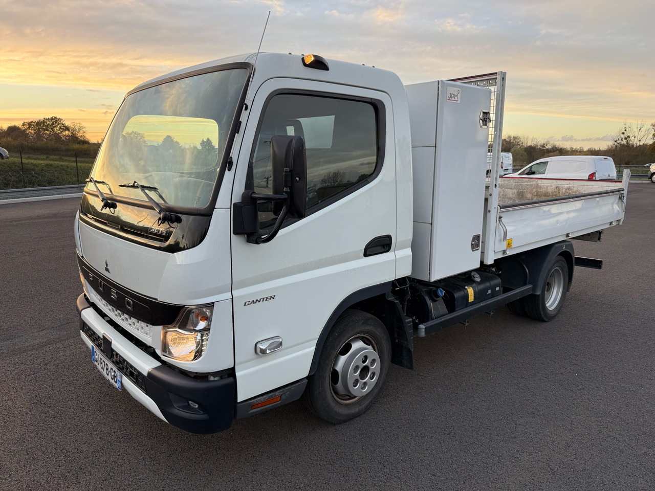 Mitsubishi Canter Fuso - Kippilava-auto: kuva Mitsubishi Canter Fuso - Kippilava-auto Mitsubishi Canter Fuso - Kippilava-auto: kuva Mitsubishi Canter Fuso - Kippilava-auto