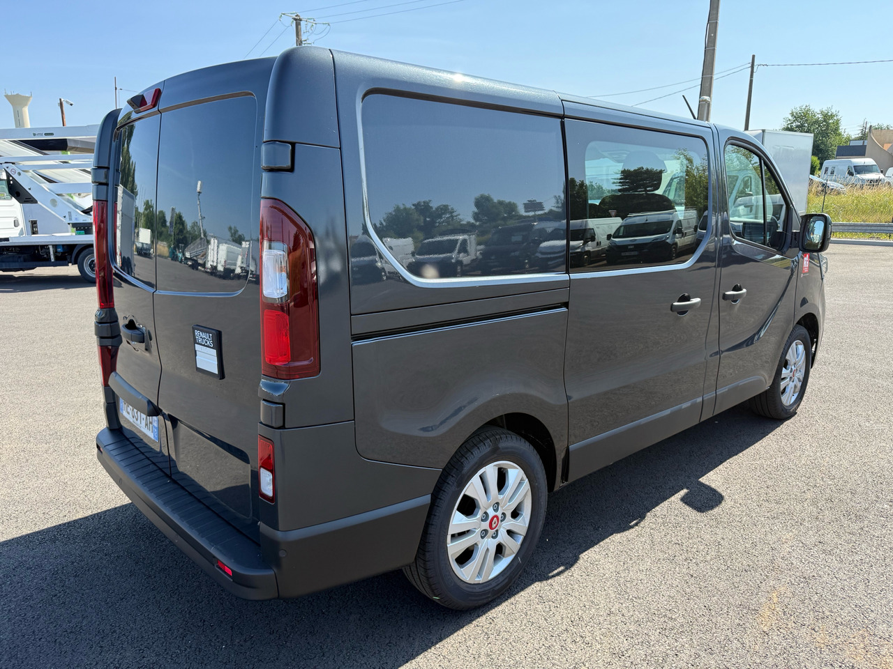 RENAULT Trafic - Pakettiauto: kuva RENAULT Trafic - Pakettiauto RENAULT Trafic - Pakettiauto: kuva RENAULT Trafic - Pakettiauto