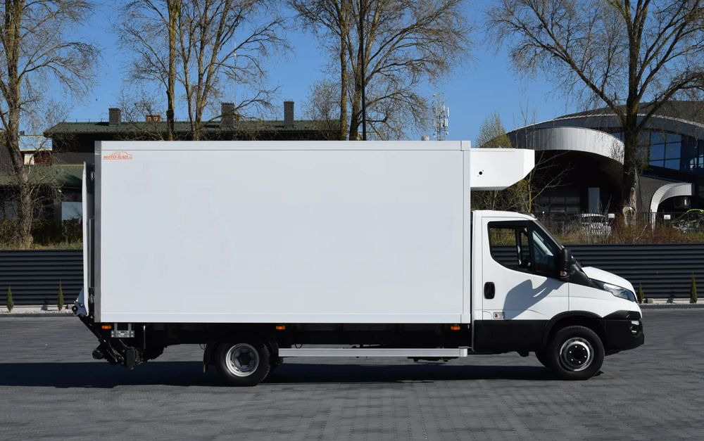 Iveco DAILY 70C18 / 3.0 - 180 KM / AUTOMAT HI-MATIC / 3 OSOBY / CHŁODNIA - MROŹNIA 4,55 M / AGREGAD FRIGOBLOCK / WINDA SORENSEN / KLIMA / TEMPOMAT / KAMERA COFANIA / REGULOWANE ZAWIESZENIE / SERWISOWA - Refrigeraattori kuorma-auto: kuva Iveco DAILY 70C18 / 3.0 - 180 KM / AUTOMAT HI-MATIC / 3 OSOBY / CHŁODNIA - MROŹNIA 4,55 M / AGREGAD FRIGOBLOCK / WINDA SORENSEN / KLIMA / TEMPOMAT / KAMERA COFANIA / REGULOWANE ZAWIESZENIE / SERWISOWA - Refrigeraattori kuorma-auto Iveco DAILY 70C18 / 3.0 - 180 KM / AUTOMAT HI-MATIC / 3 OSOBY / CHŁODNIA - MROŹNIA 4,55 M / AGREGAD FRIGOBLOCK / WINDA SORENSEN / KLIMA / TEMPOMAT / KAMERA COFANIA / REGULOWANE ZAWIESZENIE / SERWISOWA - Refrigeraattori kuorma-auto: kuva Iveco DAILY 70C18 / 3.0 - 180 KM / AUTOMAT HI-MATIC / 3 OSOBY / CHŁODNIA - MROŹNIA 4,55 M / AGREGAD FRIGOBLOCK / WINDA SORENSEN / KLIMA / TEMPOMAT / KAMERA COFANIA / REGULOWANE ZAWIESZENIE / SERWISOWA - Refrigeraattori kuorma-auto