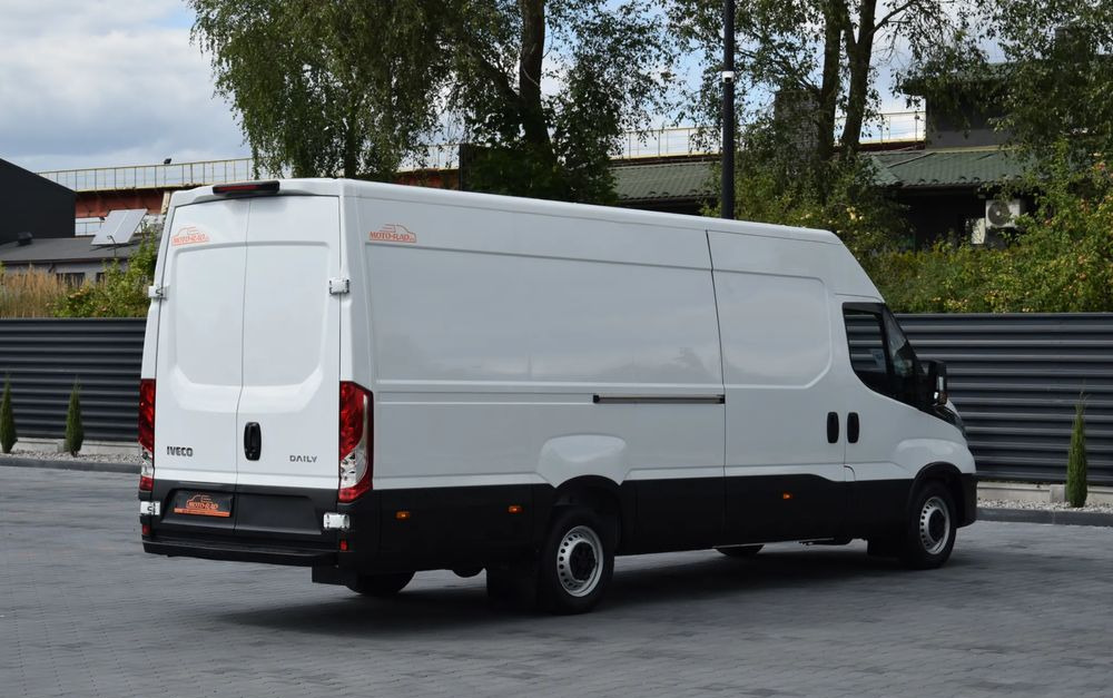 Iveco DAILY MAXI 35S16 / 2.3 - 160 KM / AUTOMAT HI-MATIC / NOWY MODEL / 3 OSOBY / DOSTAWCZE / BLASZAK / KLIMA / 2023 / SERWISOWANY / SPROWADZONY Z NIEMIEC - Pakettiauto: kuva Iveco DAILY MAXI 35S16 / 2.3 - 160 KM / AUTOMAT HI-MATIC / NOWY MODEL / 3 OSOBY / DOSTAWCZE / BLASZAK / KLIMA / 2023 / SERWISOWANY / SPROWADZONY Z NIEMIEC - Pakettiauto Iveco DAILY MAXI 35S16 / 2.3 - 160 KM / AUTOMAT HI-MATIC / NOWY MODEL / 3 OSOBY / DOSTAWCZE / BLASZAK / KLIMA / 2023 / SERWISOWANY / SPROWADZONY Z NIEMIEC - Pakettiauto: kuva Iveco DAILY MAXI 35S16 / 2.3 - 160 KM / AUTOMAT HI-MATIC / NOWY MODEL / 3 OSOBY / DOSTAWCZE / BLASZAK / KLIMA / 2023 / SERWISOWANY / SPROWADZONY Z NIEMIEC - Pakettiauto