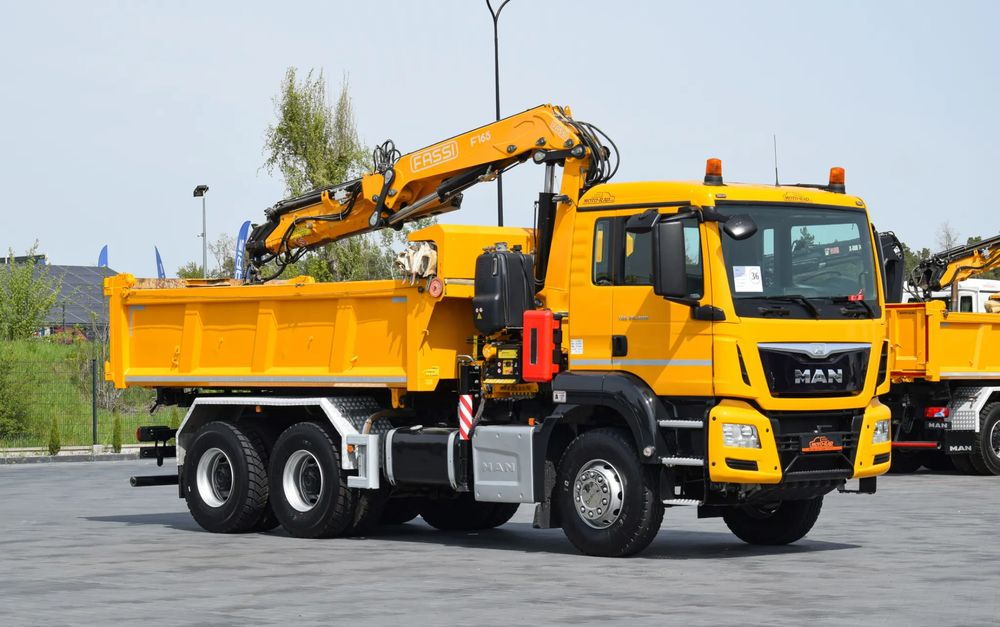 MAN TGS 26.400 / 6x4 / EURO 6 / UDT / HDS FASSI 165 / WYSUW x3 / ROTATOR / CHWYTAK / STEROWANIE RADIOWE / WZMOCNIONA RAMA / WYWROTKA / HYDROBURTA / AUTOMAT / 2017 / NOWE OPONY - 100% / NISKI PRZEBIEG - Kippiauto kuorma-auto: kuva MAN TGS 26.400 / 6x4 / EURO 6 / UDT / HDS FASSI 165 / WYSUW x3 / ROTATOR / CHWYTAK / STEROWANIE RADIOWE / WZMOCNIONA RAMA / WYWROTKA / HYDROBURTA / AUTOMAT / 2017 / NOWE OPONY - 100% / NISKI PRZEBIEG - Kippiauto kuorma-auto MAN TGS 26.400 / 6x4 / EURO 6 / UDT / HDS FASSI 165 / WYSUW x3 / ROTATOR / CHWYTAK / STEROWANIE RADIOWE / WZMOCNIONA RAMA / WYWROTKA / HYDROBURTA / AUTOMAT / 2017 / NOWE OPONY - 100% / NISKI PRZEBIEG - Kippiauto kuorma-auto: kuva MAN TGS 26.400 / 6x4 / EURO 6 / UDT / HDS FASSI 165 / WYSUW x3 / ROTATOR / CHWYTAK / STEROWANIE RADIOWE / WZMOCNIONA RAMA / WYWROTKA / HYDROBURTA / AUTOMAT / 2017 / NOWE OPONY - 100% / NISKI PRZEBIEG - Kippiauto kuorma-auto