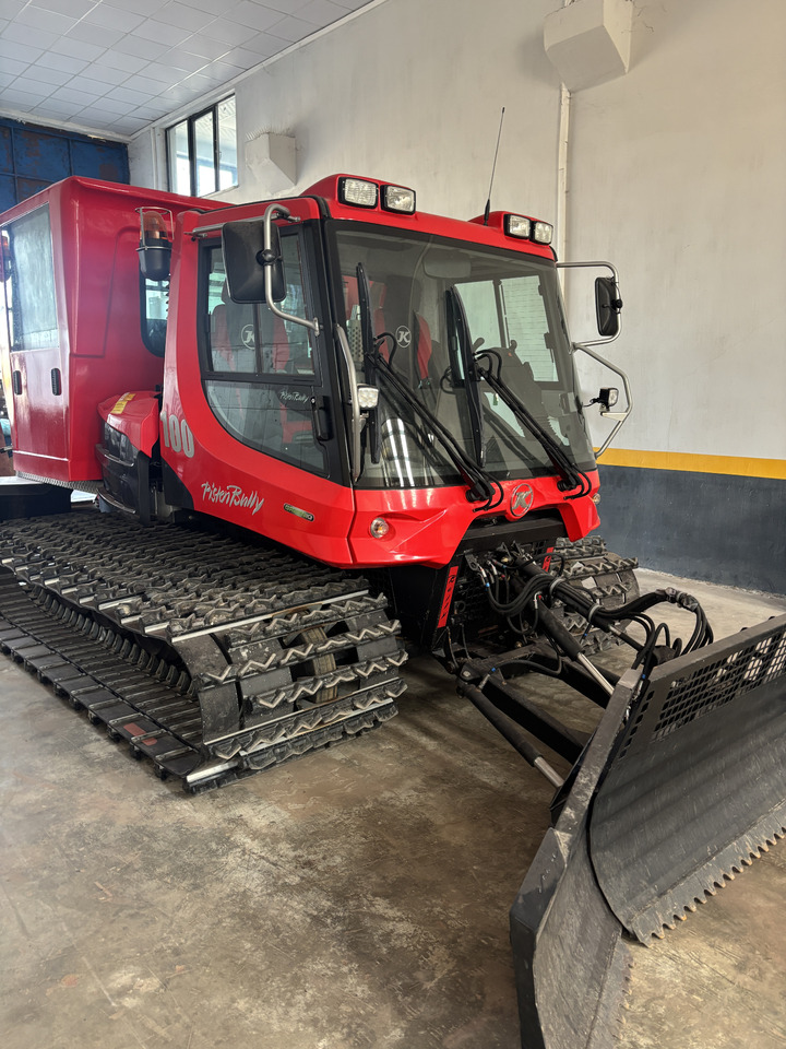 Pistenbully PB100 with Cabin - Kunnallis-/ Erikoisajoneuvot: kuva Pistenbully PB100 with Cabin - Kunnallis-/ Erikoisajoneuvot Pistenbully PB100 with Cabin - Kunnallis-/ Erikoisajoneuvot: kuva Pistenbully PB100 with Cabin - Kunnallis-/ Erikoisajoneuvot