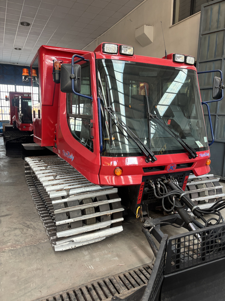Pistenbully Pb100 with Cabin - Kunnallis-/ Erikoisajoneuvot: kuva Pistenbully Pb100 with Cabin - Kunnallis-/ Erikoisajoneuvot Pistenbully Pb100 with Cabin - Kunnallis-/ Erikoisajoneuvot: kuva Pistenbully Pb100 with Cabin - Kunnallis-/ Erikoisajoneuvot