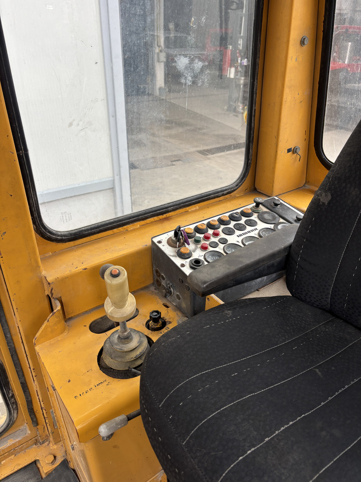 LIEBHERR PR 711 - Puskutraktori: kuva LIEBHERR PR 711 - Puskutraktori LIEBHERR PR 711 - Puskutraktori: kuva LIEBHERR PR 711 - Puskutraktori