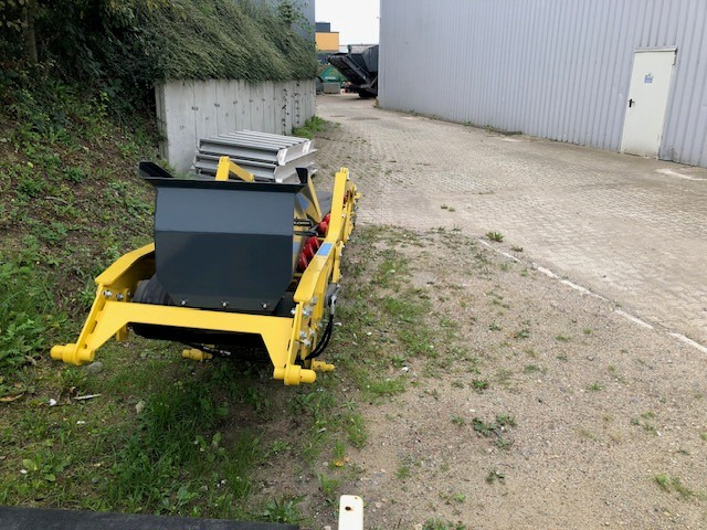 Seitenband für eine R3h Prallbrechanlage - Hihnakuljetin: kuva  Seitenband für eine R3h Prallbrechanlage - Hihnakuljetin Seitenband für eine R3h Prallbrechanlage - Hihnakuljetin: kuva  Seitenband für eine R3h Prallbrechanlage - Hihnakuljetin