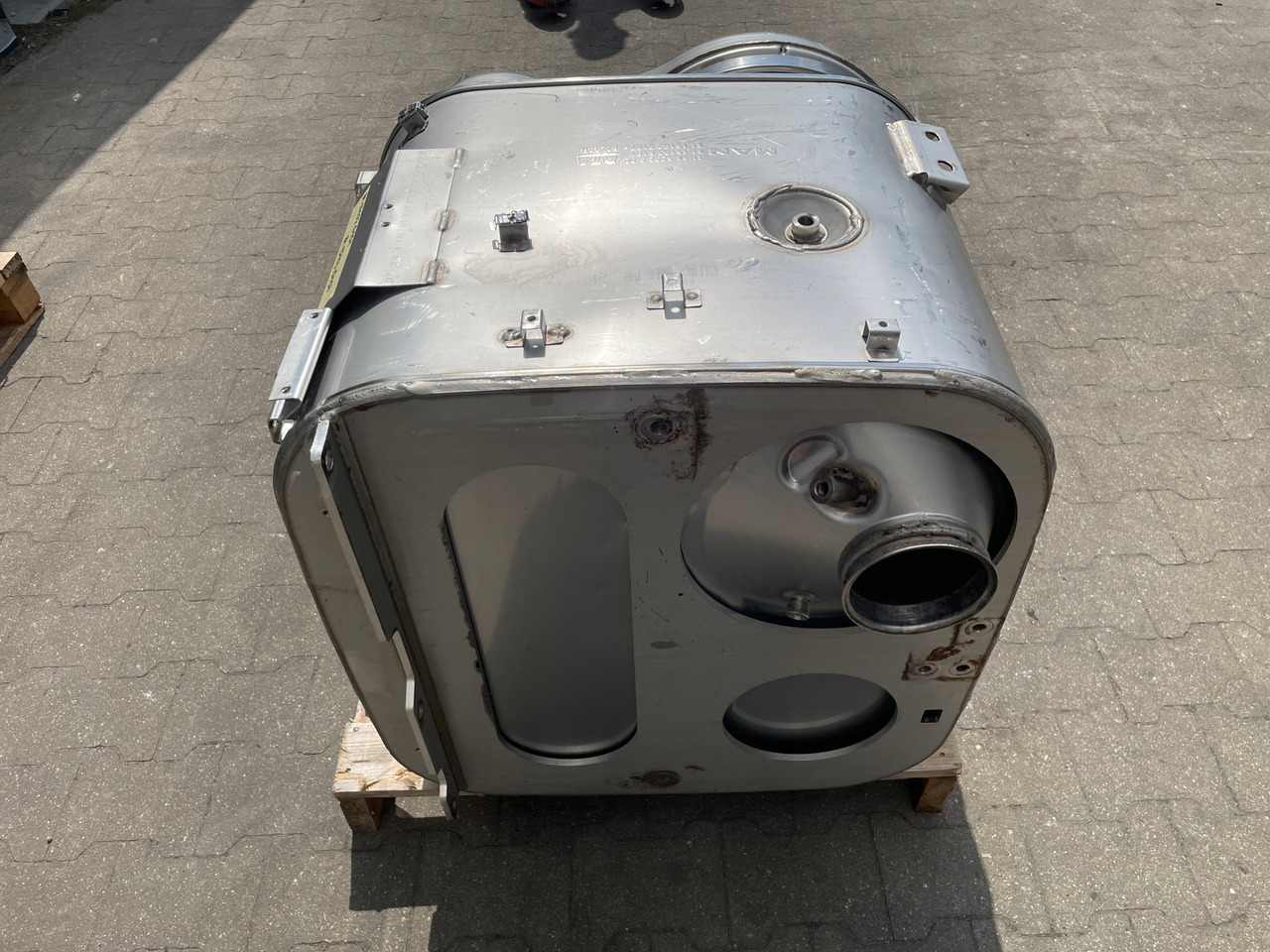 KATALIZATOR MAN TGX TGS EURO 6 DPF TŁUMIK WYDECH 81151036101 - Katalysaattori - Kuorma-auto: kuva KATALIZATOR MAN TGX TGS EURO 6 DPF TŁUMIK WYDECH 81151036101 - Katalysaattori - Kuorma-auto KATALIZATOR MAN TGX TGS EURO 6 DPF TŁUMIK WYDECH 81151036101 - Katalysaattori - Kuorma-auto: kuva KATALIZATOR MAN TGX TGS EURO 6 DPF TŁUMIK WYDECH 81151036101 - Katalysaattori - Kuorma-auto