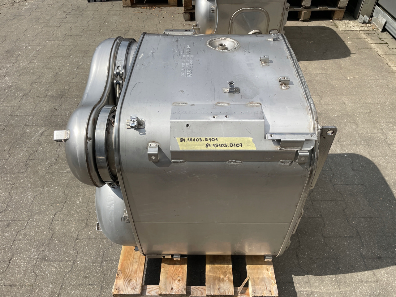 KATALIZATOR MAN TGX TGS EURO 6 DPF TŁUMIK WYDECH 81151036101 - Katalysaattori - Kuorma-auto: kuva KATALIZATOR MAN TGX TGS EURO 6 DPF TŁUMIK WYDECH 81151036101 - Katalysaattori - Kuorma-auto KATALIZATOR MAN TGX TGS EURO 6 DPF TŁUMIK WYDECH 81151036101 - Katalysaattori - Kuorma-auto: kuva KATALIZATOR MAN TGX TGS EURO 6 DPF TŁUMIK WYDECH 81151036101 - Katalysaattori - Kuorma-auto