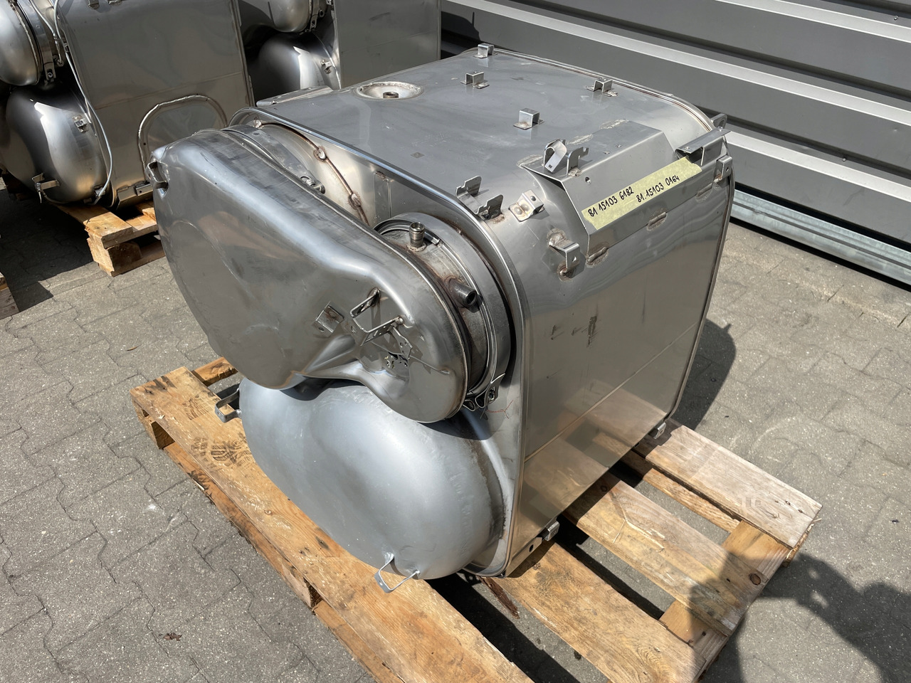 KATALIZATOR MAN TGX TGS EURO 6 DPF TŁUMIK WYDECH 81151036182 - Katalysaattori - Kuorma-auto: kuva KATALIZATOR MAN TGX TGS EURO 6 DPF TŁUMIK WYDECH 81151036182 - Katalysaattori - Kuorma-auto KATALIZATOR MAN TGX TGS EURO 6 DPF TŁUMIK WYDECH 81151036182 - Katalysaattori - Kuorma-auto: kuva KATALIZATOR MAN TGX TGS EURO 6 DPF TŁUMIK WYDECH 81151036182 - Katalysaattori - Kuorma-auto