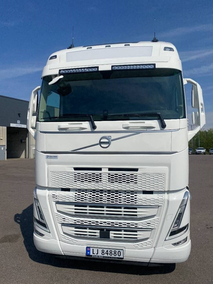 Volvo FH 500 - Vetopöytäauto: kuva Volvo FH 500 - Vetopöytäauto Volvo FH 500 - Vetopöytäauto: kuva Volvo FH 500 - Vetopöytäauto