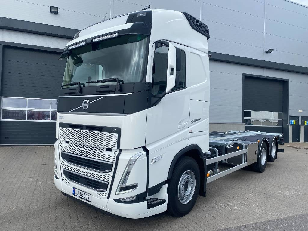 Volvo FH 540 - Konttialus/ Vaihtokuormatilat kuorma-auto: kuva Volvo FH 540 - Konttialus/ Vaihtokuormatilat kuorma-auto Volvo FH 540 - Konttialus/ Vaihtokuormatilat kuorma-auto: kuva Volvo FH 540 - Konttialus/ Vaihtokuormatilat kuorma-auto