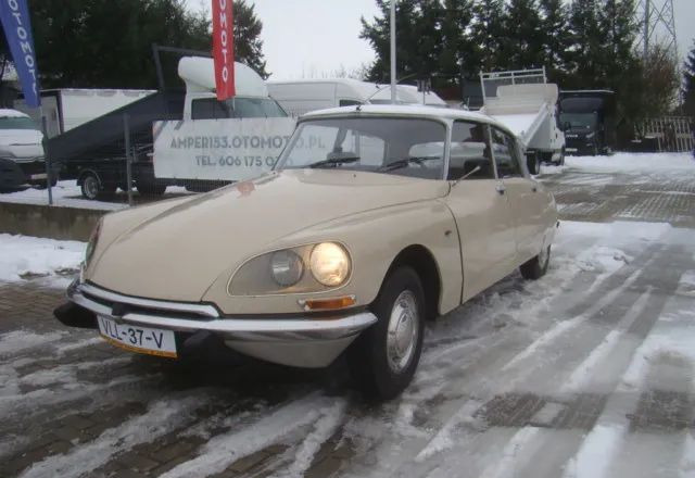 Citroën DS - Sedan: kuva Citroën DS - Sedan Citroën DS - Sedan: kuva Citroën DS - Sedan