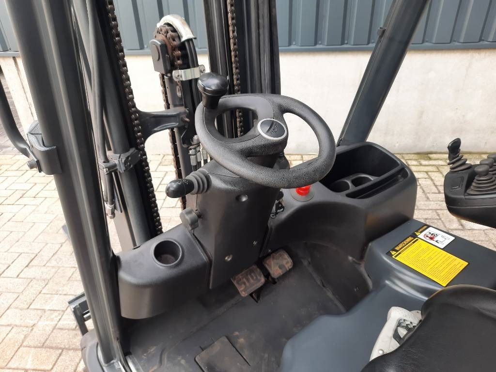 Linde E20L-02 - Sähkötrukki: kuva Linde E20L-02 - Sähkötrukki Linde E20L-02 - Sähkötrukki: kuva Linde E20L-02 - Sähkötrukki