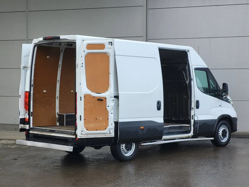 Iveco Daily 35S14 - Pakettiauto, Jatko-ohjaamo kevyt kuorma-auto: kuva Iveco Daily 35S14 - Pakettiauto, Jatko-ohjaamo kevyt kuorma-auto Iveco Daily 35S14 - Pakettiauto, Jatko-ohjaamo kevyt kuorma-auto: kuva Iveco Daily 35S14 - Pakettiauto, Jatko-ohjaamo kevyt kuorma-auto