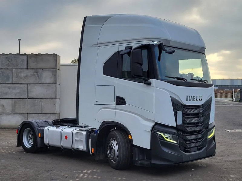 Iveco S-WAY 460 - Vetopöytäauto: kuva Iveco S-WAY 460 - Vetopöytäauto Iveco S-WAY 460 - Vetopöytäauto: kuva Iveco S-WAY 460 - Vetopöytäauto