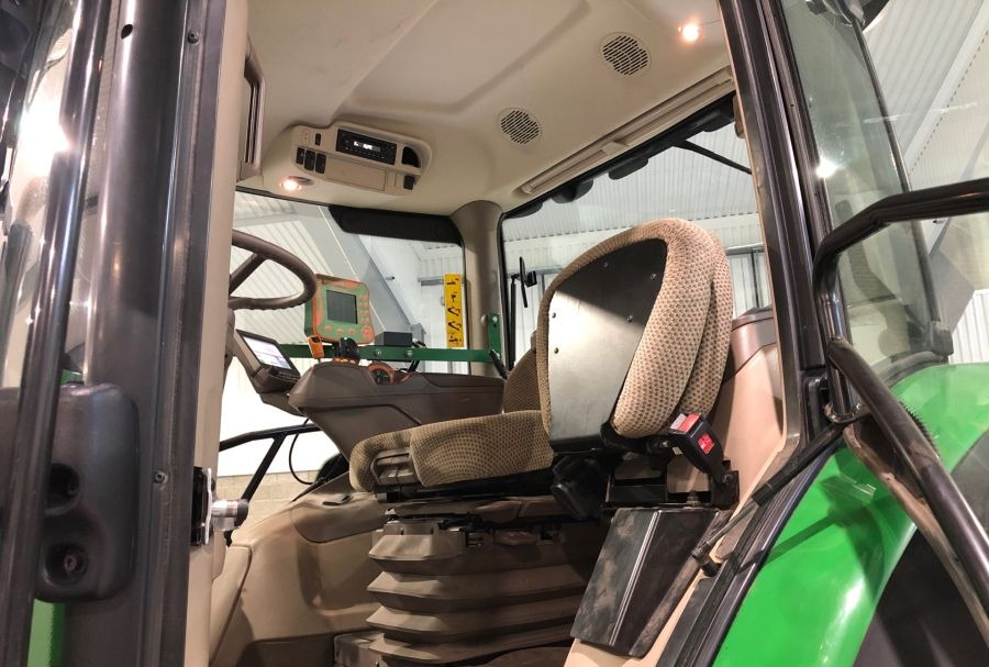 John Deere 6155R - Traktori: kuva John Deere 6155R - Traktori John Deere 6155R - Traktori: kuva John Deere 6155R - Traktori