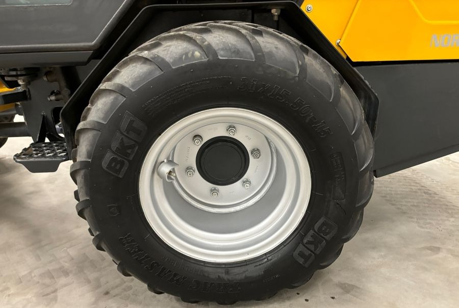 Schäffer 2430 HD - Liukuohjattu telakuormaaja: kuva Schäffer 2430 HD - Liukuohjattu telakuormaaja Schäffer 2430 HD - Liukuohjattu telakuormaaja: kuva Schäffer 2430 HD - Liukuohjattu telakuormaaja