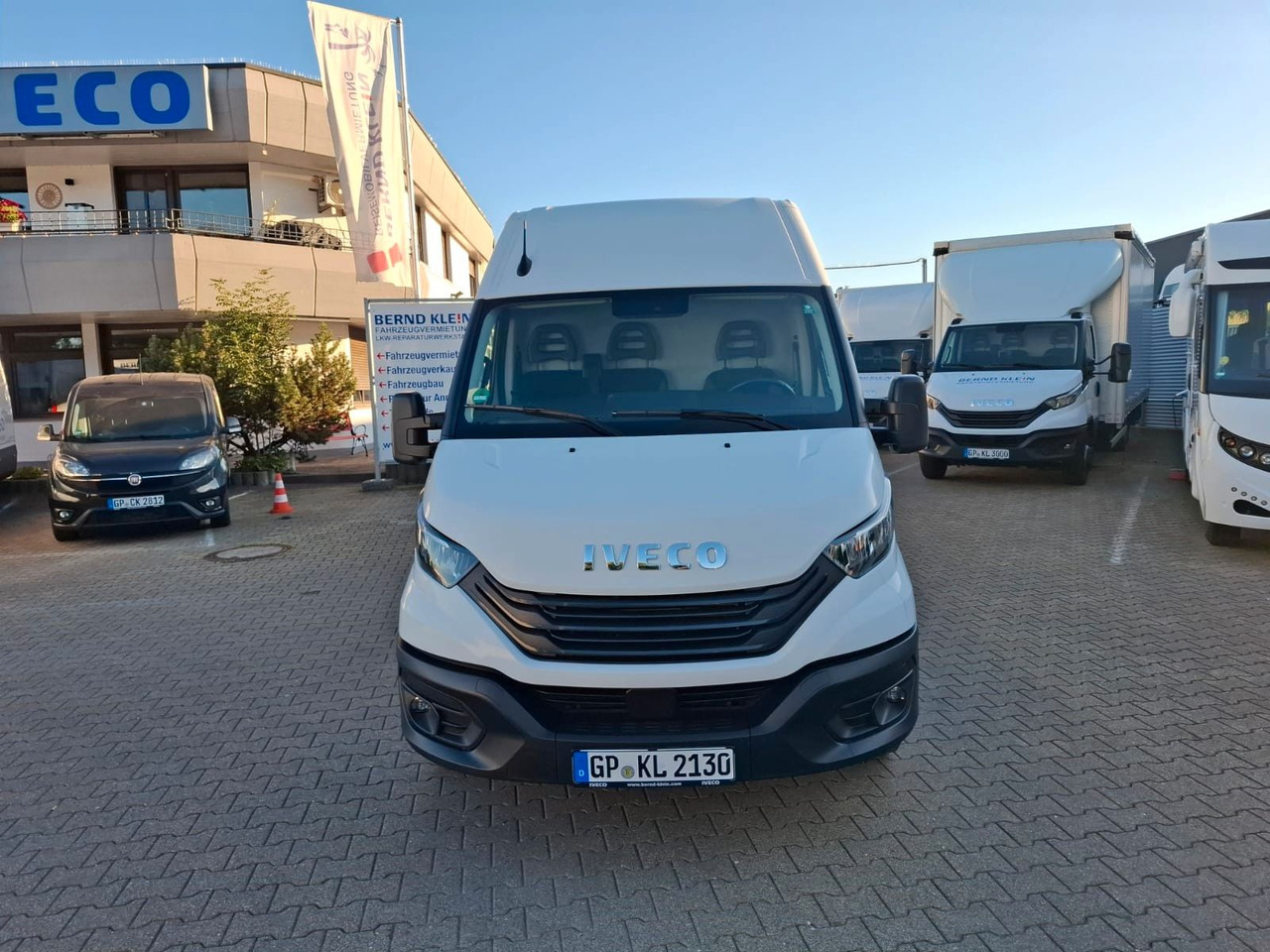 Iveco 35-160V/P, Luftfed., KLima, HiMatic, DAB,. - Pakettiauto: kuva Iveco 35-160V/P, Luftfed., KLima, HiMatic, DAB,. - Pakettiauto Iveco 35-160V/P, Luftfed., KLima, HiMatic, DAB,. - Pakettiauto: kuva Iveco 35-160V/P, Luftfed., KLima, HiMatic, DAB,. - Pakettiauto