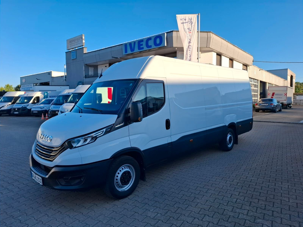 Iveco 35-160V/P, Luftfed., KLima, HiMatic, DAB,. - Pakettiauto: kuva Iveco 35-160V/P, Luftfed., KLima, HiMatic, DAB,. - Pakettiauto Iveco 35-160V/P, Luftfed., KLima, HiMatic, DAB,. - Pakettiauto: kuva Iveco 35-160V/P, Luftfed., KLima, HiMatic, DAB,. - Pakettiauto