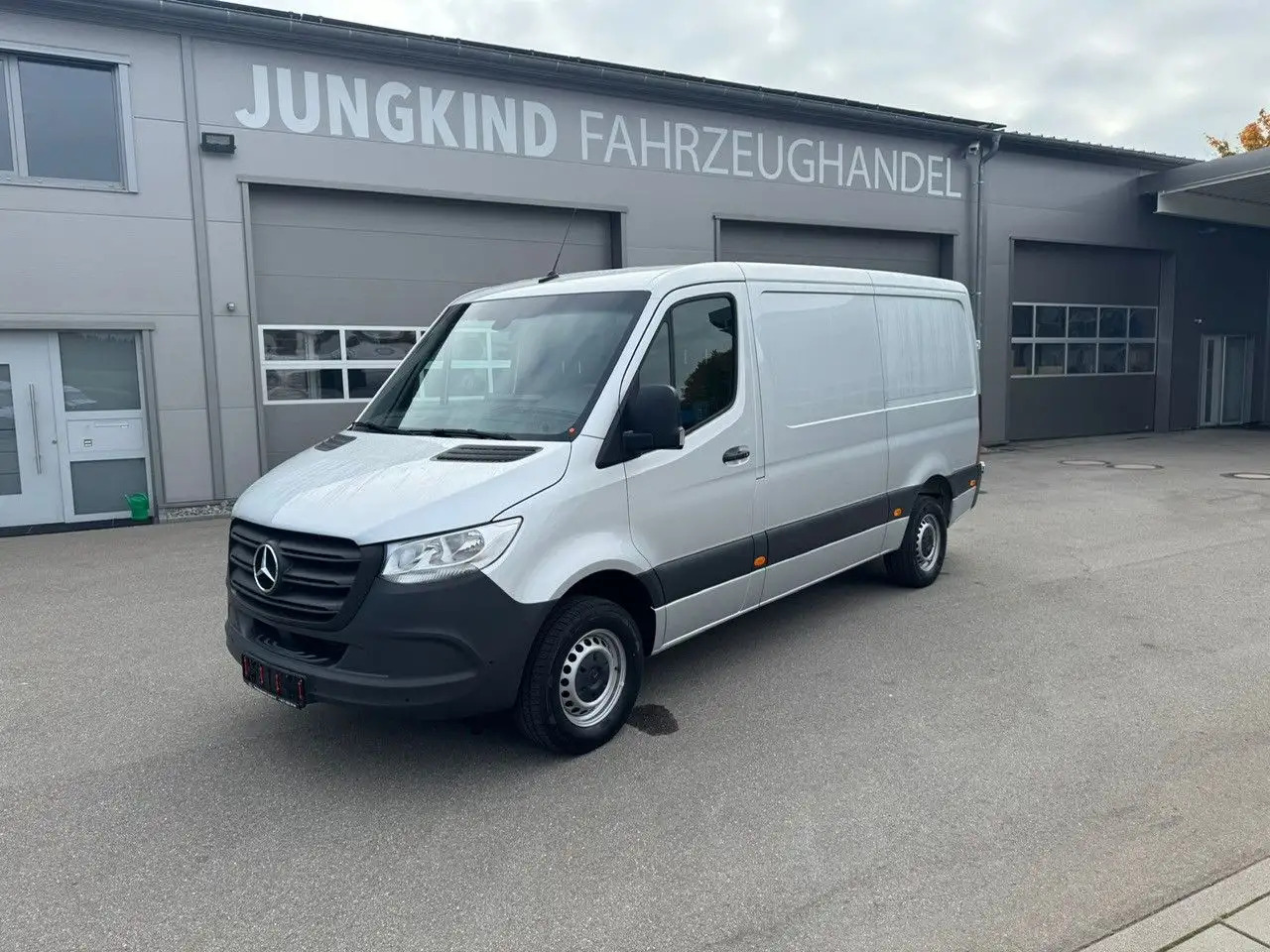 Mercedes-Benz Sprinter 317 CDI Flach Lang Silber Klima MBUX - Pakettiauto: kuva Mercedes-Benz Sprinter 317 CDI Flach Lang Silber Klima MBUX - Pakettiauto Mercedes-Benz Sprinter 317 CDI Flach Lang Silber Klima MBUX - Pakettiauto: kuva Mercedes-Benz Sprinter 317 CDI Flach Lang Silber Klima MBUX - Pakettiauto