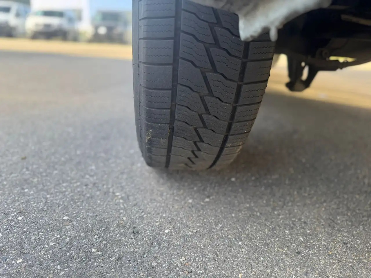 Pakettiauto Mercedes-Benz Sprinter 317 CDI Lang Hoch Klima MBUX Silber LED: kuva Pakettiauto Mercedes-Benz Sprinter 317 CDI Lang Hoch Klima MBUX Silber LED