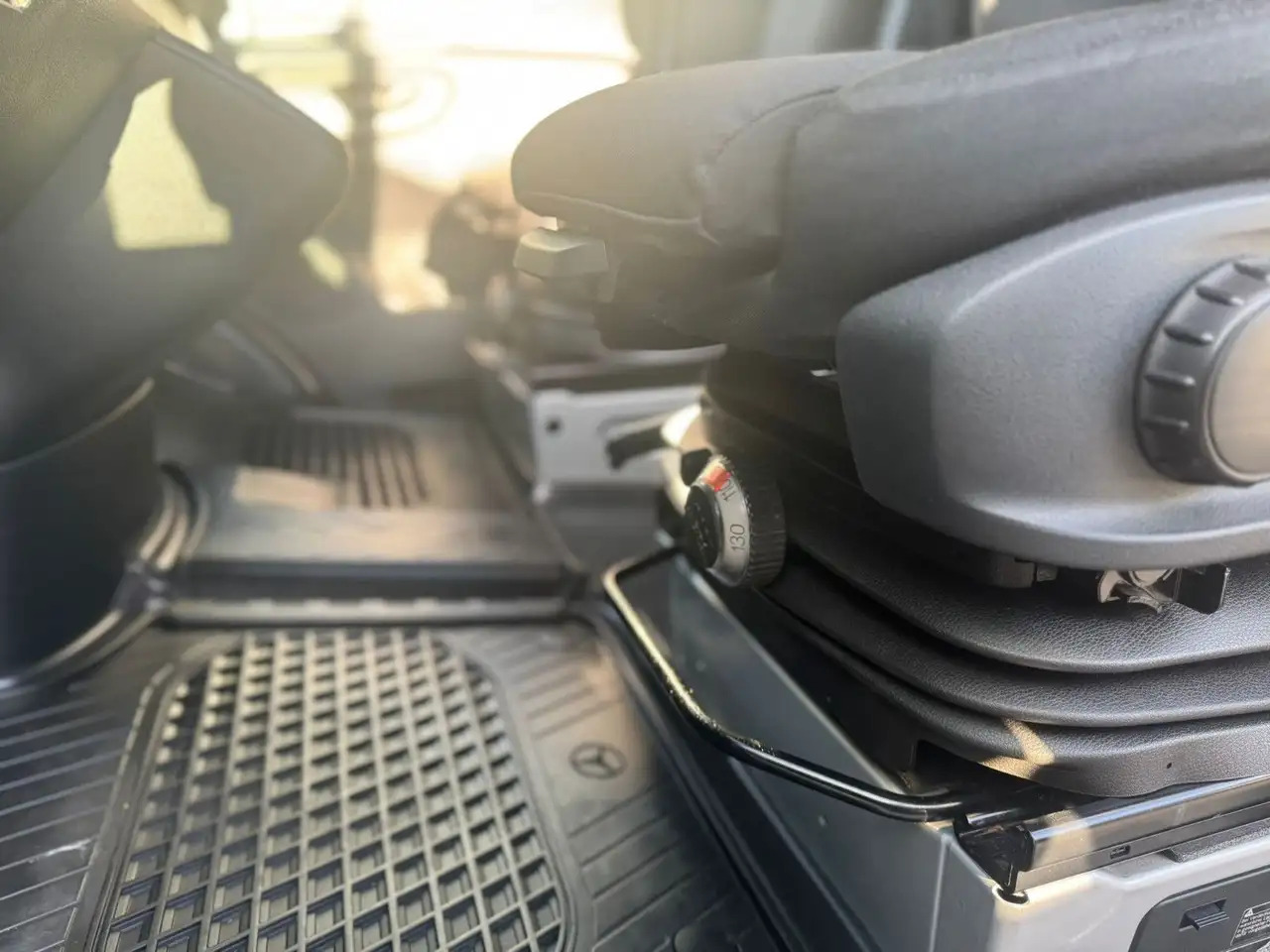 Mercedes-Benz Sprinter 317 CDI Lang Hoch Klima MBUX Silber LED - Pakettiauto: kuva Mercedes-Benz Sprinter 317 CDI Lang Hoch Klima MBUX Silber LED - Pakettiauto Mercedes-Benz Sprinter 317 CDI Lang Hoch Klima MBUX Silber LED - Pakettiauto: kuva Mercedes-Benz Sprinter 317 CDI Lang Hoch Klima MBUX Silber LED - Pakettiauto