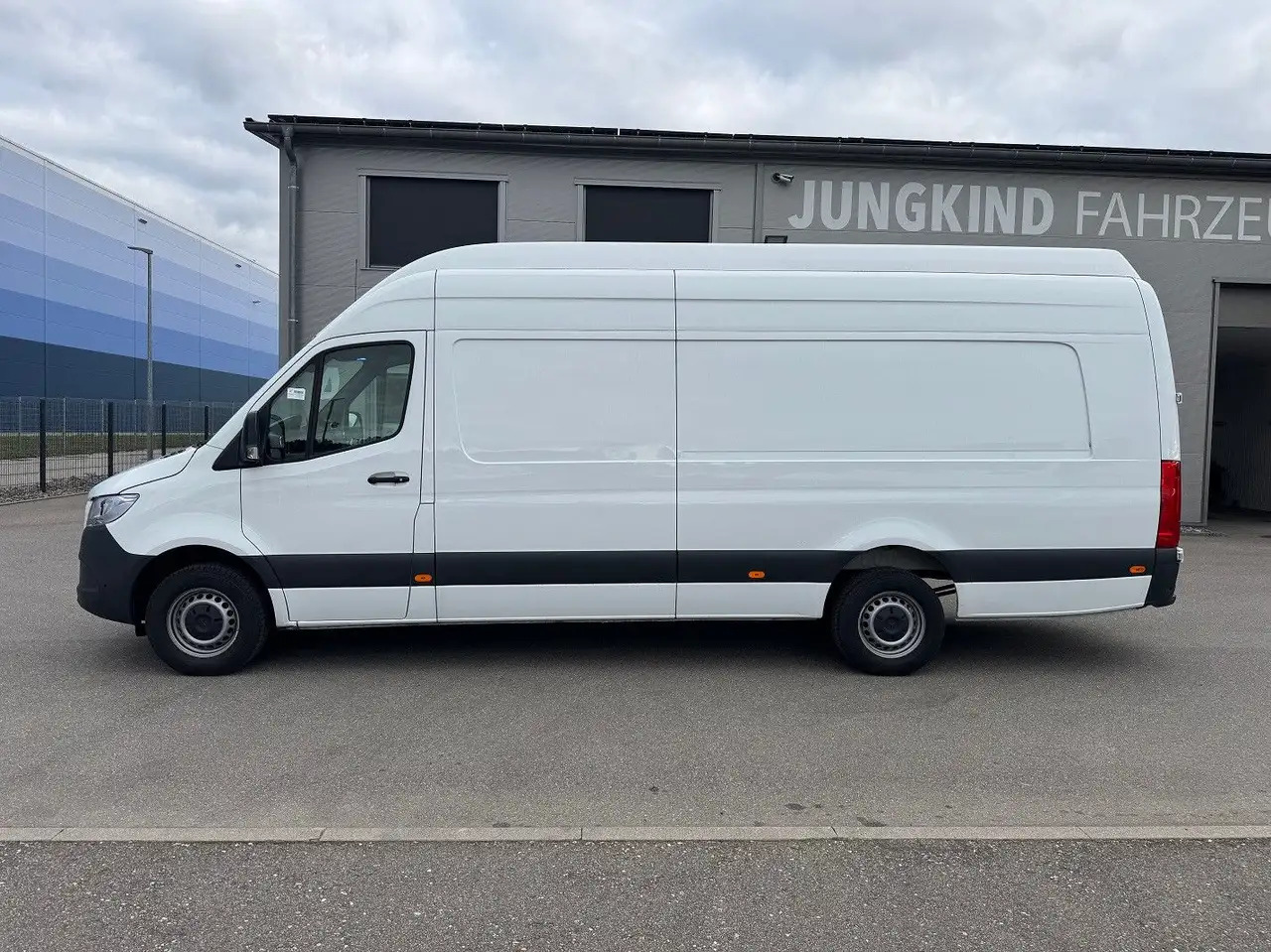 Mercedes-Benz Sprinter 317 CDI Maxi Lang Extralang XXL MBUX - Pakettiauto: kuva Mercedes-Benz Sprinter 317 CDI Maxi Lang Extralang XXL MBUX - Pakettiauto Mercedes-Benz Sprinter 317 CDI Maxi Lang Extralang XXL MBUX - Pakettiauto: kuva Mercedes-Benz Sprinter 317 CDI Maxi Lang Extralang XXL MBUX - Pakettiauto