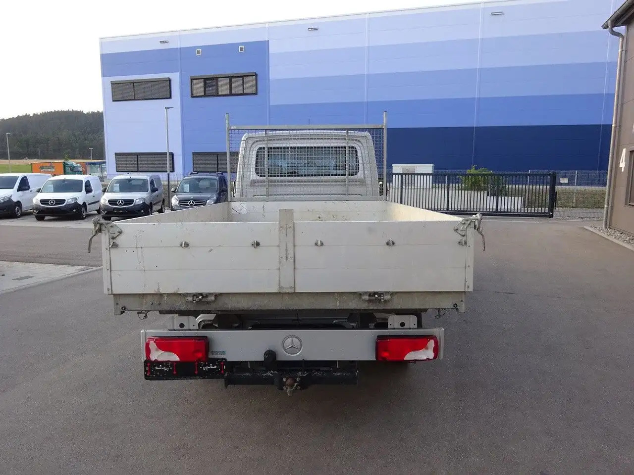 Mercedes-Benz Sprinter 319 CDI DoKa Maxi Kipper AHK 2,8t - Kippilava-auto, Jatko-ohjaamo kevyt kuorma-auto: kuva Mercedes-Benz Sprinter 319 CDI DoKa Maxi Kipper AHK 2,8t - Kippilava-auto, Jatko-ohjaamo kevyt kuorma-auto Mercedes-Benz Sprinter 319 CDI DoKa Maxi Kipper AHK 2,8t - Kippilava-auto, Jatko-ohjaamo kevyt kuorma-auto: kuva Mercedes-Benz Sprinter 319 CDI DoKa Maxi Kipper AHK 2,8t - Kippilava-auto, Jatko-ohjaamo kevyt kuorma-auto