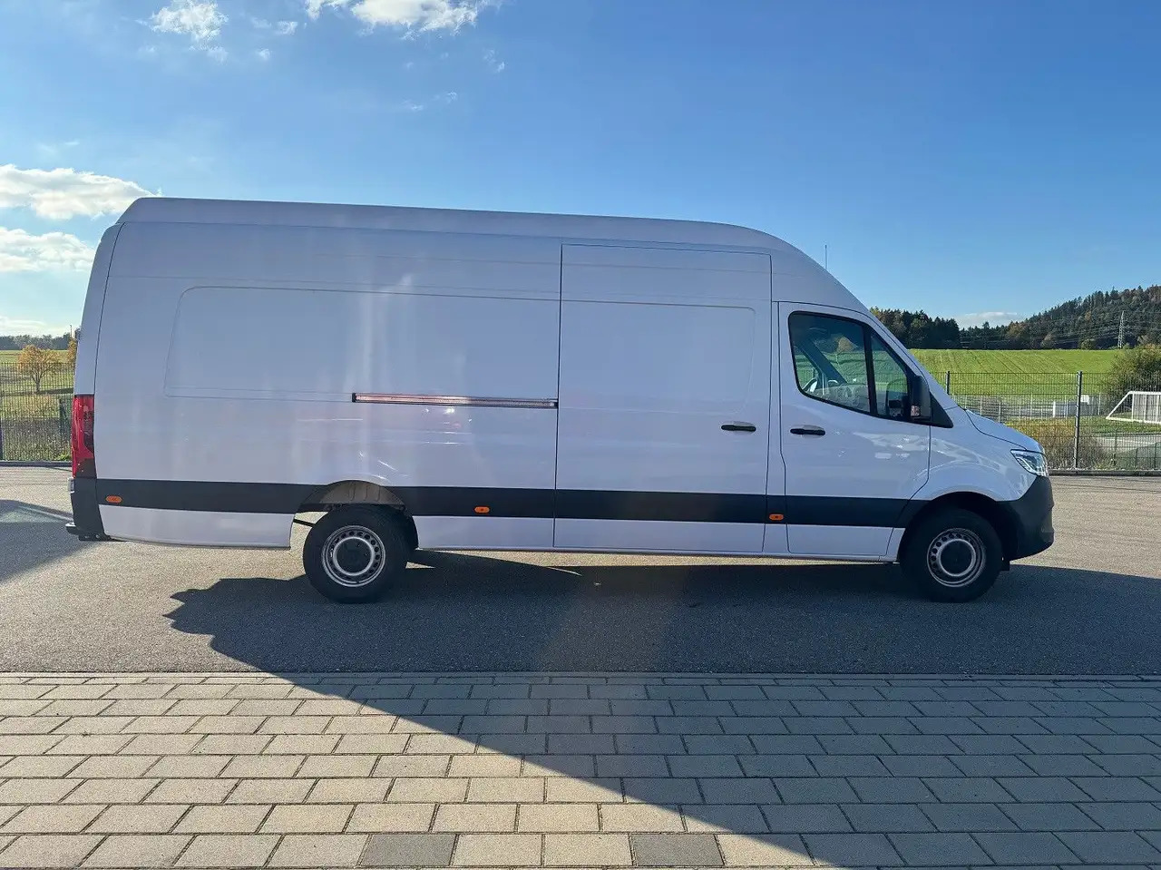 Mercedes-Benz Sprinter 319 CDI Maxi Lang Extralang XXL LED - Pakettiauto: kuva Mercedes-Benz Sprinter 319 CDI Maxi Lang Extralang XXL LED - Pakettiauto Mercedes-Benz Sprinter 319 CDI Maxi Lang Extralang XXL LED - Pakettiauto: kuva Mercedes-Benz Sprinter 319 CDI Maxi Lang Extralang XXL LED - Pakettiauto