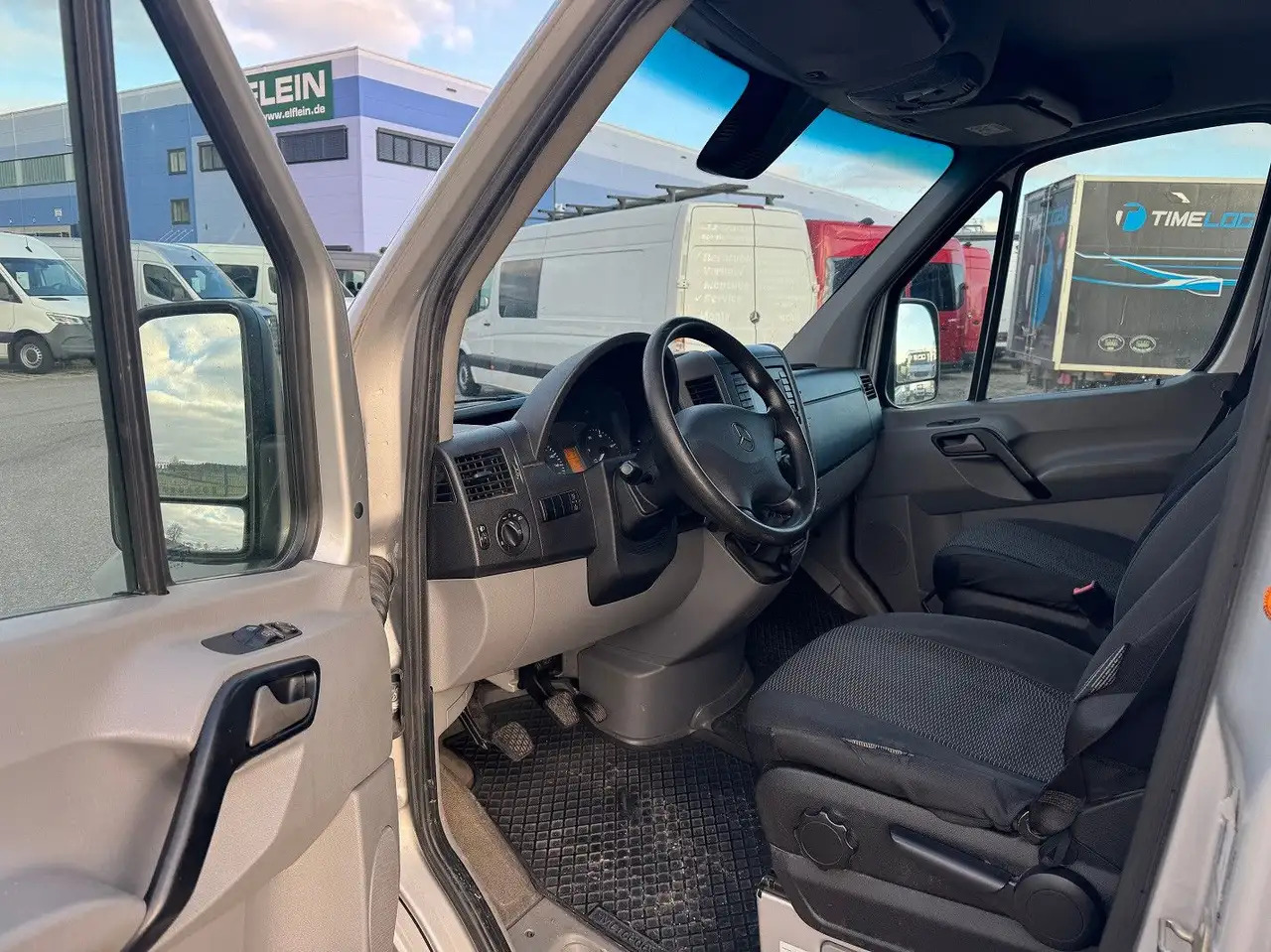 Leasing Mercedes-Benz Sprinter 516 CDI Maxi Lang Hoch AHK Mercedes-Benz Sprinter 516 CDI Maxi Lang Hoch AHK: kuva Leasing Mercedes-Benz Sprinter 516 CDI Maxi Lang Hoch AHK Mercedes-Benz Sprinter 516 CDI Maxi Lang Hoch AHK