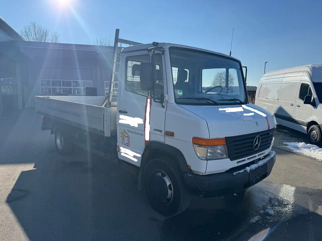 Mercedes-Benz Vario 813D Pritsche Lang AHK - Lava-kuorma-auto: kuva Mercedes-Benz Vario 813D Pritsche Lang AHK - Lava-kuorma-auto Mercedes-Benz Vario 813D Pritsche Lang AHK - Lava-kuorma-auto: kuva Mercedes-Benz Vario 813D Pritsche Lang AHK - Lava-kuorma-auto