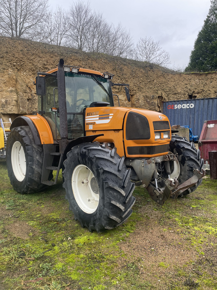 Renault 825 RZ - Traktori: kuva Renault 825 RZ - Traktori Renault 825 RZ - Traktori: kuva Renault 825 RZ - Traktori