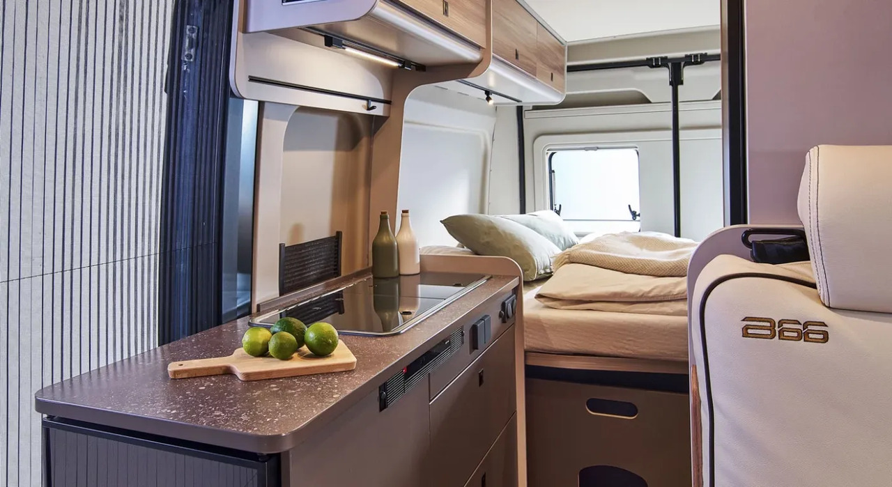 Bürstner B66 C 600 B 66 Voll ausgestattet - Retkeilyauto: kuva Bürstner B66 C 600 B 66 Voll ausgestattet - Retkeilyauto Bürstner B66 C 600 B 66 Voll ausgestattet - Retkeilyauto: kuva Bürstner B66 C 600 B 66 Voll ausgestattet - Retkeilyauto