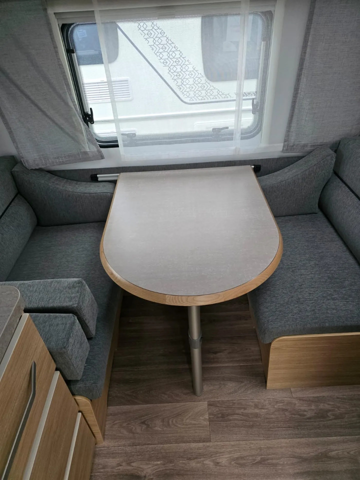 Fendt Bianco Activ 390 FHS Dusche, 1.700 KG-Fahrwerk - Asuntovaunu: kuva Fendt Bianco Activ 390 FHS Dusche, 1.700 KG-Fahrwerk - Asuntovaunu Fendt Bianco Activ 390 FHS Dusche, 1.700 KG-Fahrwerk - Asuntovaunu: kuva Fendt Bianco Activ 390 FHS Dusche, 1.700 KG-Fahrwerk - Asuntovaunu