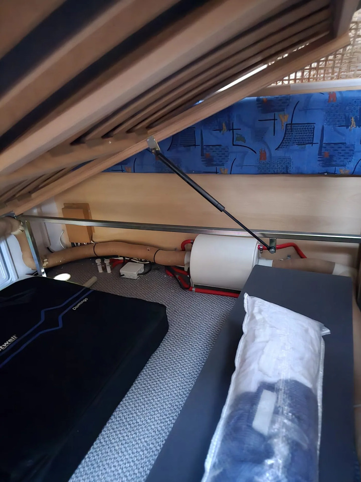 Wohnwagen TEC Tour 445 TDF Mover, Markise, Dusche - Asuntovaunu: kuva Wohnwagen TEC Tour 445 TDF Mover, Markise, Dusche - Asuntovaunu Wohnwagen TEC Tour 445 TDF Mover, Markise, Dusche - Asuntovaunu: kuva Wohnwagen TEC Tour 445 TDF Mover, Markise, Dusche - Asuntovaunu