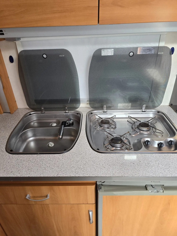 Wohnwagen Wilk S5 451 HTD - Asuntovaunu: kuva Wohnwagen Wilk S5 451 HTD - Asuntovaunu Wohnwagen Wilk S5 451 HTD - Asuntovaunu: kuva Wohnwagen Wilk S5 451 HTD - Asuntovaunu