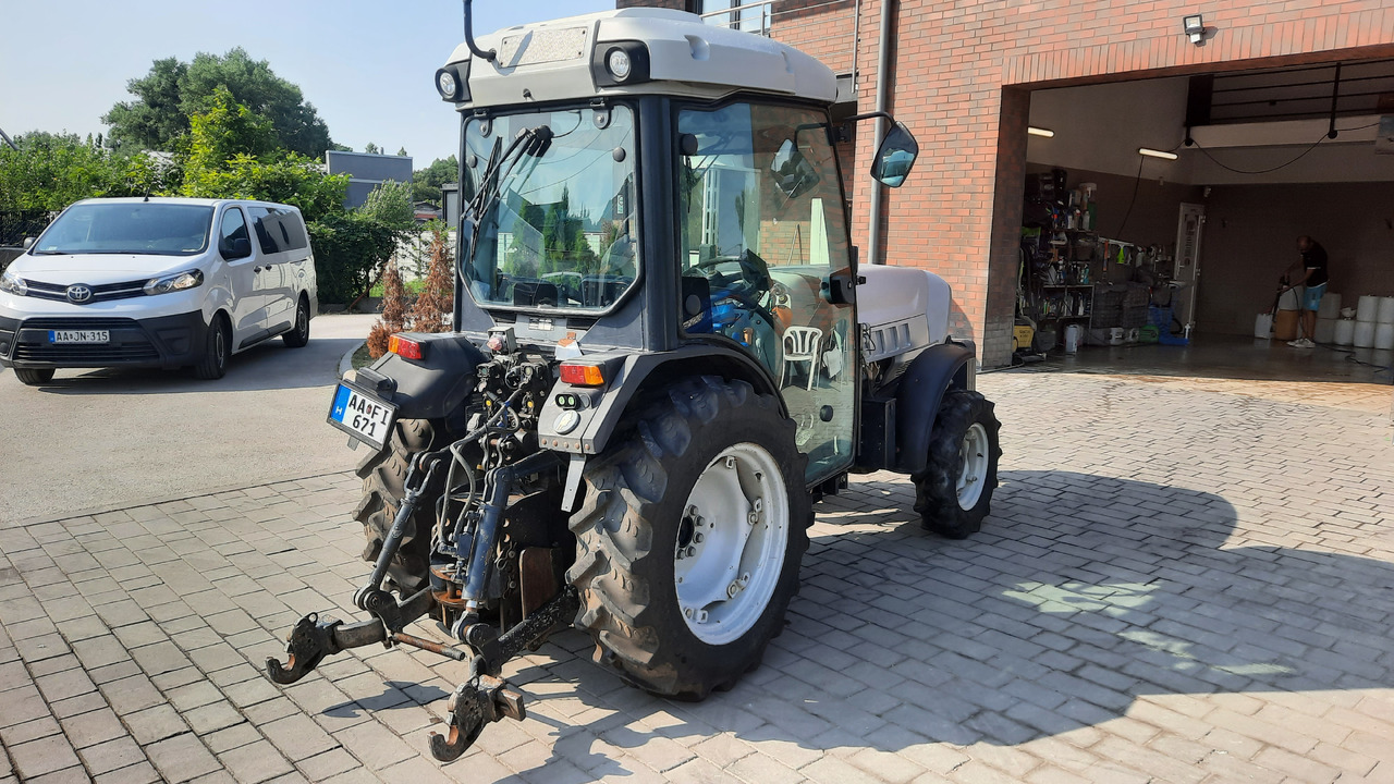 LAMBORGHINI RV90 Automatic - Maatalouskoneet: kuva LAMBORGHINI RV90 Automatic - Maatalouskoneet LAMBORGHINI RV90 Automatic - Maatalouskoneet: kuva LAMBORGHINI RV90 Automatic - Maatalouskoneet