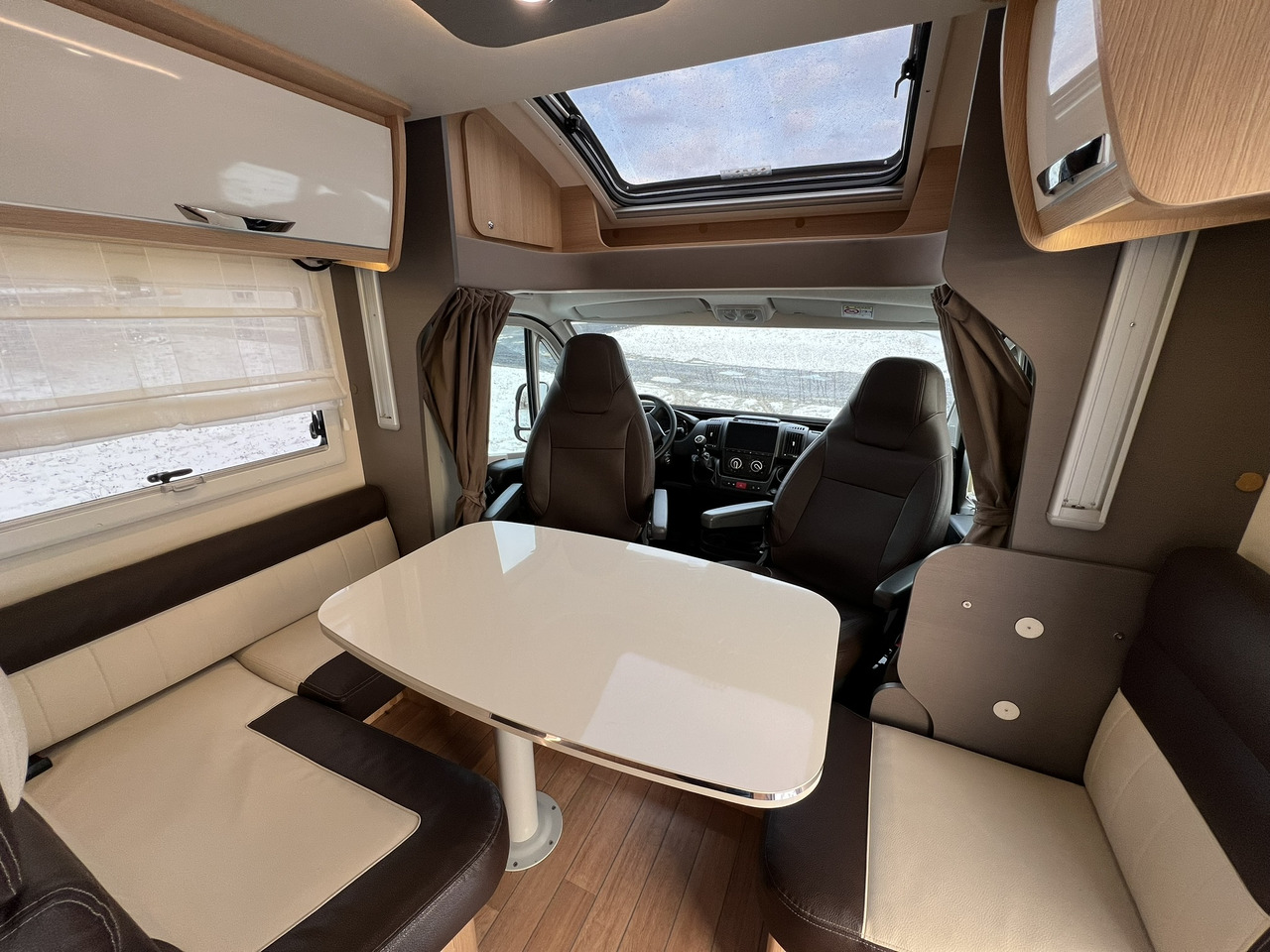 FORSTER T 699 EB Hubbett - Markise - Fahrradtr. - Puoli-integroitu asuntoauto: kuva FORSTER T 699 EB Hubbett - Markise - Fahrradtr. - Puoli-integroitu asuntoauto FORSTER T 699 EB Hubbett - Markise - Fahrradtr. - Puoli-integroitu asuntoauto: kuva FORSTER T 699 EB Hubbett - Markise - Fahrradtr. - Puoli-integroitu asuntoauto